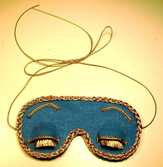 Breakfast at Tiffany's sleeping mask DIY - Just Patterns Costume