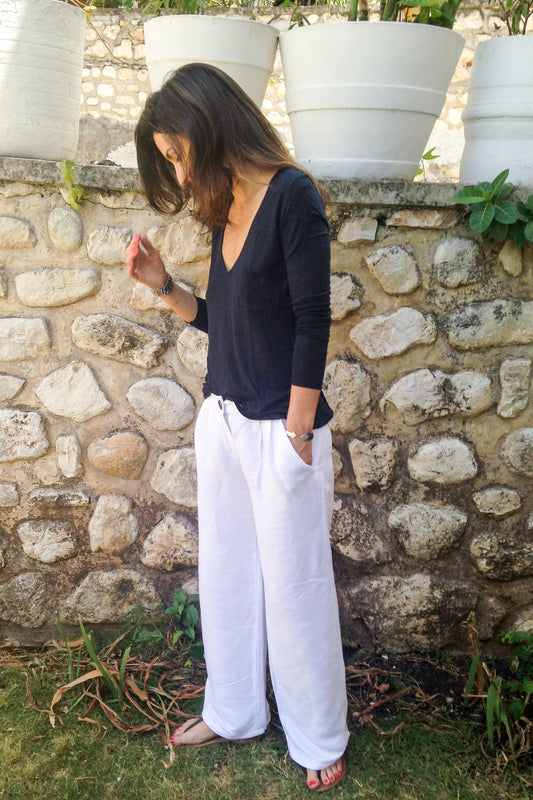 Slouchy white linen pants and thoughts on the online sewing world.